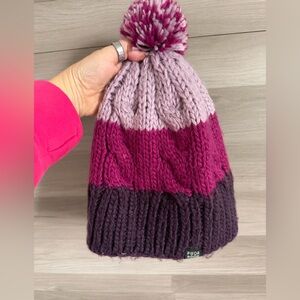 Powder Room Women's Colorblock Cable Knit Pom Pom Toque
